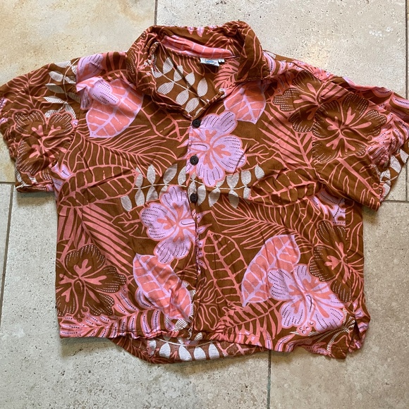 Makaha Beach Tops - Vintage Hawaiian Womans Shirt